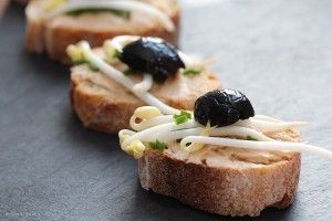 tostada con paté vegetal